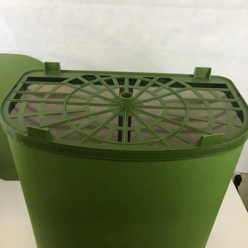 VTG Mid Century Pearl Wick Green Plastic 24